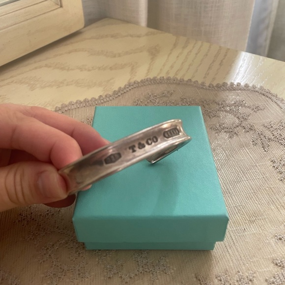 Tiffany and co cuff bracelet - Picture 4 of 6